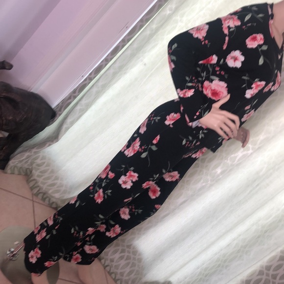 2 Pc Set Black Floral top & Bottom - Picture 10 of 11